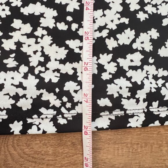 Talbots Woman Petites Top Size 3XP Black/White Floral Print Split Neck - Picture 5 of 7